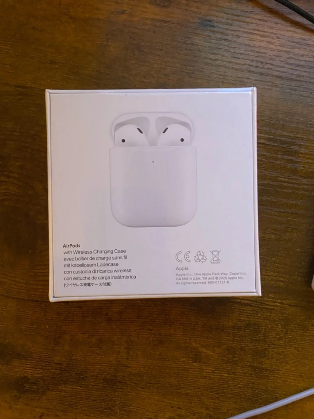 Apple White Wireless Earbuds with Charging Case
